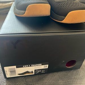 Used womens CXT-1 Trainer black/gum excellent condition